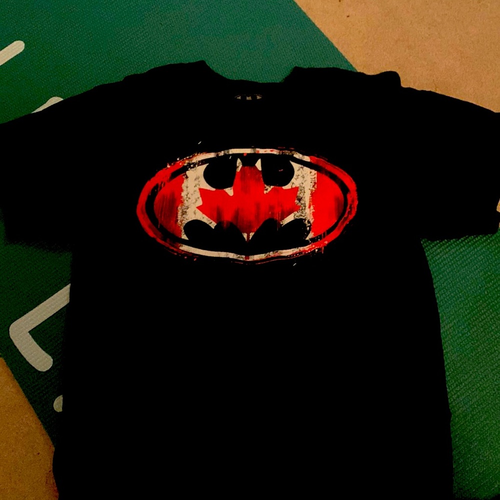Unisex Canada Batman t-shirt